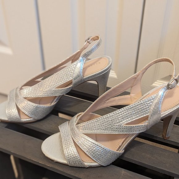 Kelly and Katie Silver Heels Size 9 - Picture 4 of 9